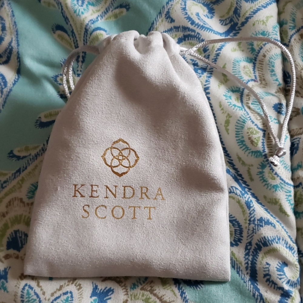 Kendra Scott Necklace